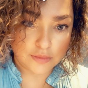 Meet your Posher, Ana